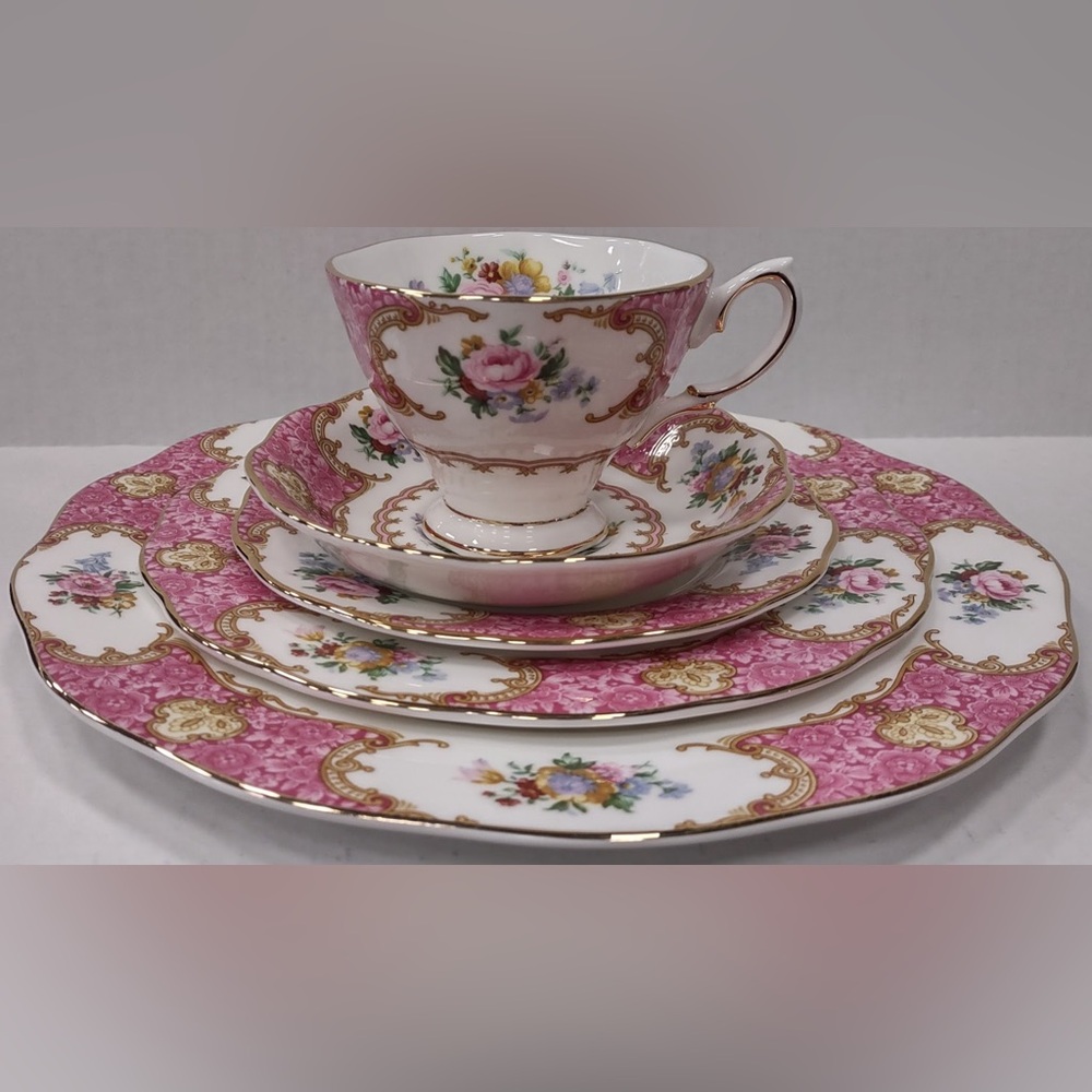 Royal Albert Lady Carlyle 5-Piece Place Setting, NEW
